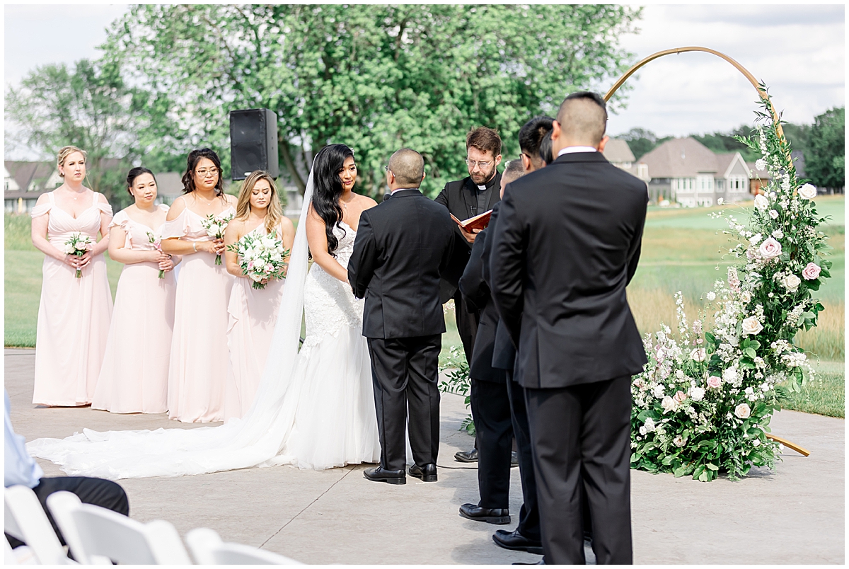 Minnesota Wedding captured by Lindsey White Photography