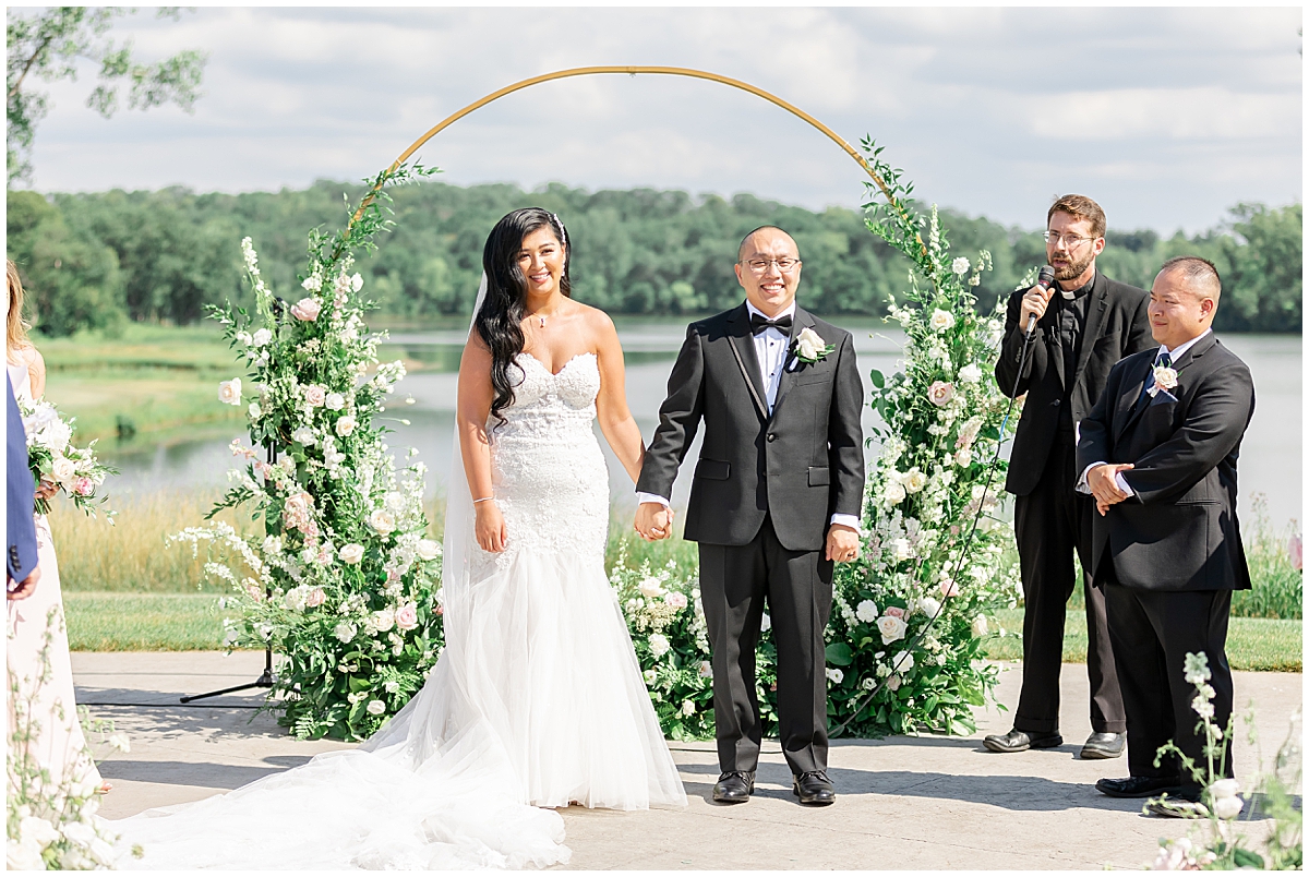 Minnesota Wedding captured by Lindsey White Photography