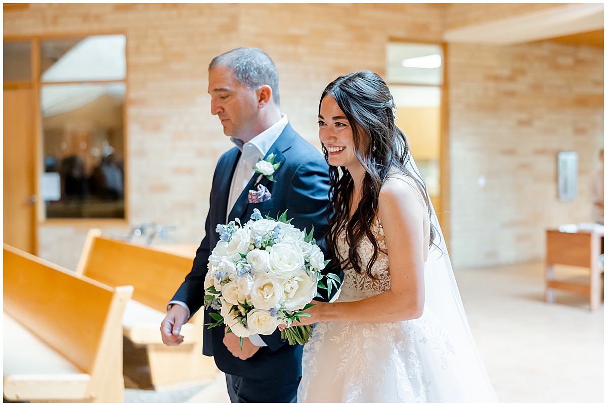 Lindsey white photography captures a Minnesota wedding
