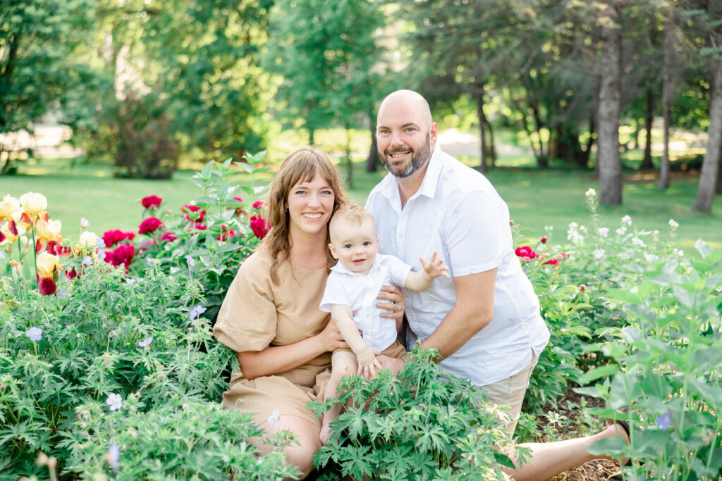 Arneson Acres Park, edina, water fountain, twin cities, engagement session,  photography, couple's photographer, lindsey white photography, family