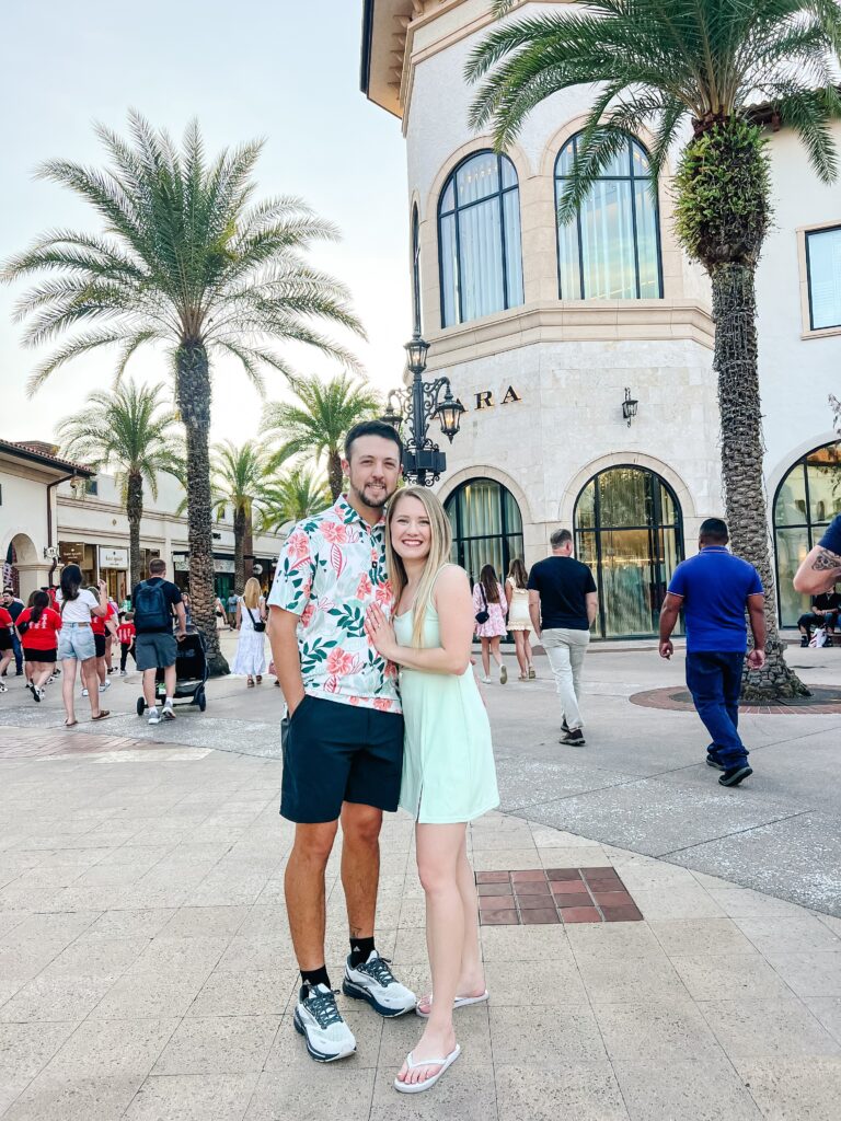 couple at disneyland