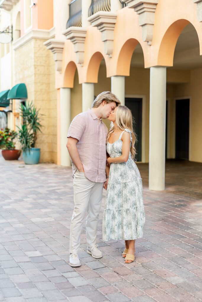 couple kissing to show Cape Harbour Photos